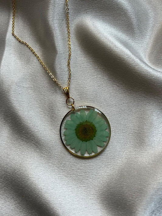 “Verdant Whisper” Pendan